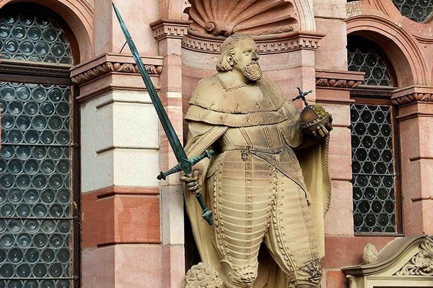 photo: Staatliche Schlösser und Gärten Baden-Württemberg, Mike Niederauer Heidelberg Castle, Statue of Friedrich IV, Elector